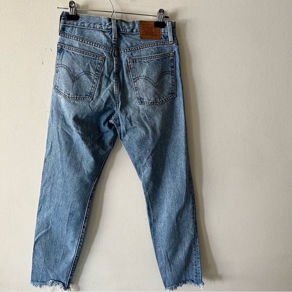 Levi's Premium Wedgie Jeans Medium Wash Fray Hem Button Fly High Waist 26 - Picture 5 of 15